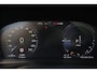 Volvo XC40 T5 Recharge Inscription Panorama/schuifdak - IntelliSafe Assist & Surround - Harman/Kardon audio - 360º Camera - Adaptieve LED koplampen - Verwarmde voorstoelen & stuur - Parkeersensoren voor & achter - Elektr. bedienb. voorstoelen met geheugen links - Draadloze tel. lader - Extra getint glas - Elektr. inklapbare trekhaak - 19' LMV