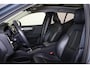 Volvo XC40 T5 Recharge Inscription Panorama/schuifdak - IntelliSafe Assist & Surround - Harman/Kardon audio - 360º Camera - Adaptieve LED koplampen - Verwarmde voorstoelen & stuur - Parkeersensoren voor & achter - Elektr. bedienb. voorstoelen met geheugen links - Draadloze tel. lader - Extra getint glas - Elektr. inklapbare trekhaak - 19' LMV