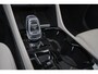 Volvo XC40 B5 AWD Inscription - Panorama/schuifdak - IntelliSafe Assist & Surround - 360º Camera - Harman/Kardon audio - Adaptieve LED koplampen - Verwarmde voorstoelen, stuur & achterbank - Parkeersensoren voor & achter - Elektr. bedienb. voorstoelen met geheugen links - Draadloze tel. lader - Standkachel - Extra getint glas - 20' LMV