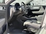 Volvo XC40 Plug-in Hybrid T4 Plus Dark | Facelift | Panoramadak | Harman Kardon audio | Elektrische stoelverstelling | Stoel- en stuurverwarming | Cruise control | Getint glas | Climate control | LED koplampen | Navigatie | Apple Carplay / Android Auto |