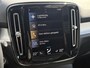 Volvo XC40 Plug-in Hybrid T4 Plus Dark | Facelift | Panoramadak | Harman Kardon audio | Elektrische stoelverstelling | Stoel- en stuurverwarming | Cruise control | Getint glas | Climate control | LED koplampen | Navigatie | Apple Carplay / Android Auto |