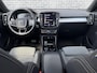 Volvo XC40 Plug-in Hybrid T4 Plus Dark | Facelift | Panoramadak | Harman Kardon audio | Elektrische stoelverstelling | Stoel- en stuurverwarming | Cruise control | Getint glas | Climate control | LED koplampen | Navigatie | Apple Carplay / Android Auto |