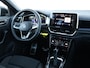 Volkswagen T-Roc 1.5 TSI R-Line 150PK DSG | Led | Camera | Trekhaak | Stoelverwarming | Navigatie