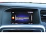 Volvo V60 2.0 T4 Automaat Business Sport | Elektrisch Glazen Schuif-/Kanteldak | Alarmklasse 3 | Getint Glas Achter | Afneembare Trekhaak | Adaptieve Bi-Xenon Koplampen Met Bochtverlichting | Lederen Bekleding | Keyless Entry | Cruise Control | Achteruitrijcamera | Parkeersensoren Voor & Achter | Navigatie | Bluetooth | Parkeerverwarming Met Timer | R-Design In- en Exterieur | Volvo On Call | Park Pilot Assist | Digitaal Instrumentenpaneel | Keyless Entry | Roofrails