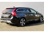Volvo V60 2.0 T4 Automaat Business Sport | Elektrisch Glazen Schuif-/Kanteldak | Alarmklasse 3 | Getint Glas Achter | Afneembare Trekhaak | Adaptieve Bi-Xenon Koplampen Met Bochtverlichting | Lederen Bekleding | Keyless Entry | Cruise Control | Achteruitrijcamera | Parkeersensoren Voor & Achter | Navigatie | Bluetooth | Parkeerverwarming Met Timer | R-Design In- en Exterieur | Volvo On Call | Park Pilot Assist | Digitaal Instrumentenpaneel | Keyless Entry | Roofrails