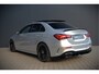 Mercedes-Benz A-klasse 180 Business Solution AMG | Panoramadak | Stoelverwarming | Camera | Navigatie | Apple Carplay | Keyless | Cruise Control | DAB |