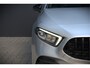 Mercedes-Benz A-klasse 180 Business Solution AMG | Panoramadak | Stoelverwarming | Camera | Navigatie | Apple Carplay | Keyless | Cruise Control | DAB |
