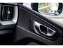 Volvo XC60 2.0 T6 Plug-in hybrid AWD Plus Black Edition | Adaptieve Cruise Control | Panoramadak | Stoel en Stuurverwarming | Dodehoek Detectie | 21" |