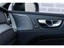 Volvo XC60 T8 Plug-in hybrid AWD Ultra Dark | Google | Long Range | Adaptieve Cruise Control | Keyless | 360 Camera | Dodehoekdetectie | Schuif-/Kanteldak | Luchtvering | Stoel-/Stuurverwarming | LED koplampen | Getint Glas | Harman Kardon Audio | Park Assist | Voorruit Verwarming | 20" LM