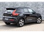 Volvo XC40 1.5 T4 Plug-in hybrid Plus Dark | Facelift | Panoramadak | Harman Kardon audio | Elektrische stoelverstelling | Stoel- en stuurverwarming | Cruise control | Navigatie | Apple Carplay / Android Auto | Climate control | LED koplampen |