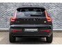 Volvo XC40 1.5 T4 Plug-in hybrid Plus Dark | Facelift | Panoramadak | Harman Kardon audio | Elektrische stoelverstelling | Stoel- en stuurverwarming | Cruise control | Navigatie | Apple Carplay / Android Auto | Climate control | LED koplampen |