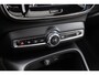 Volvo XC40 1.5 T4 Plug-in hybrid Plus Dark | Facelift | Panoramadak | Harman Kardon audio | Elektrische stoelverstelling | Stoel- en stuurverwarming | Cruise control | Navigatie | Apple Carplay / Android Auto | Climate control | LED koplampen |