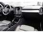 Volvo XC40 1.5 T4 Plug-in hybrid Plus Dark | Facelift | Panoramadak | Harman Kardon audio | Elektrische stoelverstelling | Stoel- en stuurverwarming | Cruise control | Navigatie | Apple Carplay / Android Auto | Climate control | LED koplampen |