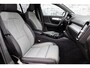 Volvo XC40 1.5 T4 Plug-in hybrid Plus Dark | Facelift | Panoramadak | Harman Kardon audio | Elektrische stoelverstelling | Stoel- en stuurverwarming | Cruise control | Navigatie | Apple Carplay / Android Auto | Climate control | LED koplampen |
