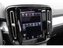 Volvo XC40 1.5 T4 Plug-in hybrid Plus Dark | Facelift | Panoramadak | Harman Kardon audio | Elektrische stoelverstelling | Stoel- en stuurverwarming | Cruise control | Navigatie | Apple Carplay / Android Auto | Climate control | LED koplampen |
