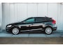 Volvo V40 Cross Country T3 152pk Geartronic Polar+ Luxury | Trekhaak | Panormadak | Parkeerverwarming | Donker glas | Park Asisst V+A | DAB+ | Volvo on Call app | Leder | Verw.stoelen