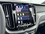 Volvo XC60 T6 Recharge Plus Black Edition | 21" | Luchtvering | Trekhaak | Panoramadak | Getint Glas | Full LED | Elektr. verst. Sportstoelen | Stoel/Stuur/Achterbankverwarming | Keyless