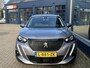 Peugeot 2008 1.2 Turbo 130 PK Allure Pack | 1e Eigenaarsauto met slechts 35.500 KM | Hoge Zitpositie | Navigatie | Climate Control | Keyless Entry | Draadloze Telefoonlader | Digitaal Dashboard | Camera | Parkeersensoren V+A | LED Verlichting | 17" Lichtmetalen Velgen |