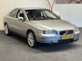 Volvo S60 2.4 DRIVERS EDITION NAVIGATIE CRUISE CONTROL CLIMATE CONTROL STOELVERWARMING AFNEEMBARE TREKHAAK 17" LICHTMETALEN VELGEN ZEER MOOI !! Brgl