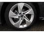 Audi A3 Limousine 30 TFSI S edition 110PK / 81kW DSG, Panoramadak, verwarmbare voorstoelen, S-Line in- en exterieur, trekhaak, Apple Carplay & Android Auto, half lederen bekleding, LED verlichting met dynamische richtingaanwijzers, digital cockpit pro, navigatie, keyless go & entry, elektrisch verstel- en verwarmbare buitenspiegels, adaptieve cruise control (acc), airco, draadloze telefoonlader