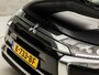 Mitsubishi Outlander 2.4 PHEV Deluxe 225Pk Automaat (APPLE CARPLAY, CLIMATE, CAMERA, TREKHAAK, STOELVERWARMING, SPORTSTOELEN, KEYLESS, CRUISE, XENON, NIEUWSTAAT)