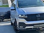 Volkswagen Transporter 2.0 TDI 150pk | DSG | Lang | Bulli | Blackline | LED | Navi | Apple Carplay | Trekhaak | Camera | 2 comfortstoelen | ex btw