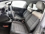 Citroën C3 Feel Edition 83pk | Navigatie | Achteruitrijcamera | Climate Control | Cruise Control | Parkeersensoren | Led koplampen | DAB+ radio | Apple Carplay / Android Auto | Bluetooth | Armsteun | Comfortstoelen | Elektrisch inklapbare spiegels | Afwijkende dakkleur | Donker getint glas | 17" lichtmetalen velgen |