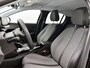 Peugeot e-208 EV Style 50 kWh 136pk | Navigatie | Climate Control | Cruise Control | Parkeersensoren v+a | Stoelverwarming | Draadloze Apple Carplay / Android Auto | DAB+ radio | Led koplampen | Elektrisch inklapbare spiegels | Armsteun | Donker getint glas | 16" lichtmetalen velgen |