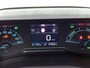 Peugeot e-208 EV Style 50 kWh 136pk | Navigatie | Climate Control | Cruise Control | Parkeersensoren v+a | Stoelverwarming | Draadloze Apple Carplay / Android Auto | DAB+ radio | Led koplampen | Elektrisch inklapbare spiegels | Armsteun | Donker getint glas | 16" lichtmetalen velgen |