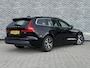 Volvo V60 2.0 B4 Core | Adaptieve Cruise Control | Stuurwielverwarming | Dodehoek Detectie | Navigatie | DAB+ | Keyless Entry / Start | Elektrische Achterklep |