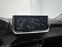Peugeot 208 Allure Hybrid 110pk Automaat | Lage kilometerstand! | Navigatie | Climate Control | Cruise Control | Parkeersensoren v+a | Armsteun | Digitaal instrumentenpaneel | Draadloze Apple Carplay / Android Auto | DAB+ radio | All seasonbanden | Led koplampen | Donker getint glas | 16" lichtmetalen velgen |