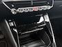 Peugeot e-2008 SUV EV Allure 50 kWh 136pk | Lage kilometerstand! | Navigatie | Achteruitrijcamera | Stoelverwarming | Climate Control | Cruise Control | Parkeersensoren | Keyless | Armsteun | Bluetooth | Apple CarPlay / Android Auto | DAB+ radio | Donker getint glas | 17" lichtmetalen velgen |