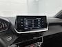 Peugeot e-2008 SUV EV Allure 50 kWh 136pk | Lage kilometerstand! | Navigatie | Achteruitrijcamera | Stoelverwarming | Climate Control | Cruise Control | Parkeersensoren | Keyless | Armsteun | Bluetooth | Apple CarPlay / Android Auto | DAB+ radio | Donker getint glas | 17" lichtmetalen velgen |