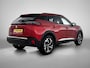 Peugeot e-2008 SUV EV Allure 50 kWh 136pk | Lage kilometerstand! | Navigatie | Achteruitrijcamera | Stoelverwarming | Climate Control | Cruise Control | Parkeersensoren | Keyless | Armsteun | Bluetooth | Apple CarPlay / Android Auto | DAB+ radio | Donker getint glas | 17" lichtmetalen velgen |