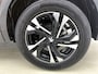 Peugeot 2008 SUV Allure 100pk | Navigatie | Achteruitrijcamera | 3D Cockpit | Stoelverwarming | Climate Control | Cruise Control | Led koplampen | Parkeersensoren | Keyless start | Apple Carplay / Android Auto | Bluetooth | DAB+ radio | Donker getint glas | 17" lichtmetalen velgen |