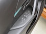 Peugeot 2008 SUV Allure 100pk | Navigatie | Achteruitrijcamera | 3D Cockpit | Stoelverwarming | Climate Control | Cruise Control | Led koplampen | Parkeersensoren | Keyless start | Apple Carplay / Android Auto | Bluetooth | DAB+ radio | Donker getint glas | 17" lichtmetalen velgen |