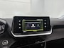 Peugeot 2008 SUV Allure 100pk | Navigatie | Achteruitrijcamera | 3D Cockpit | Stoelverwarming | Climate Control | Cruise Control | Led koplampen | Parkeersensoren | Keyless start | Apple Carplay / Android Auto | Bluetooth | DAB+ radio | Donker getint glas | 17" lichtmetalen velgen |