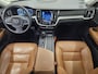 Volvo V60 2.0 B3 Momentum | Cruise Control | Trekhaak | Stoel-/Stuur-/Voorruitverwarming | Lederen Bekleding | Parkeercamera | Apple CarPlay & Android Auto |