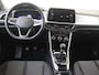 Volkswagen T-Roc 1.0 TSI Life | Parkeerassistent | Keyless | Adaptieve cruise control | CarPlay | Achteruitrijcamera | Airco | Elektrisch inklapbare buitenspiegels |