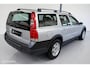 Volvo XC70 2.5 T Momentum AUTOMAAT / LEER / XENON