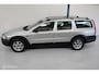Volvo XC70 2.5 T Momentum AUTOMAAT / LEER / XENON