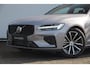 Volvo V60 T6 350PK Automaat AWD Plus Dark / Adaptive cruise control / Elektrische stoelen / Harman Kardon audio / Trekhaak / Pilot assist / BLIS / Stoel en stuur verwarming / Elektrische achterklep / Parkeersensoren met 360 camera / Google infotainment