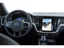 Volvo V60 T6 350PK Automaat AWD Plus Dark / Adaptive cruise control / Elektrische stoelen / Harman Kardon audio / Trekhaak / Pilot assist / BLIS / Stoel en stuur verwarming / Elektrische achterklep / Parkeersensoren met 360 camera / Google infotainment