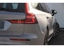 Volvo V60 T6 350PK Automaat AWD Plus Dark / Adaptive cruise control / Elektrische stoelen / Harman Kardon audio / Trekhaak / Pilot assist / BLIS / Stoel en stuur verwarming / Elektrische achterklep / Parkeersensoren met 360 camera / Google infotainment