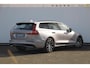Volvo V60 T6 350PK Automaat AWD Plus Dark / Adaptive cruise control / Elektrische stoelen / Harman Kardon audio / Trekhaak / Pilot assist / BLIS / Stoel en stuur verwarming / Elektrische achterklep / Parkeersensoren met 360 camera / Google infotainment