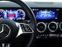 Mercedes-Benz GLA 250e Luxury Line Parkeersensoren + achteruitrijcamera | Spiegel pakket | Easy Pack achterklep | Winter pakket : Stuur en Stoelverwarming. Inclusief 24 maanden MB Certified garantie voor Europa.