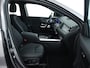 Mercedes-Benz GLA 250e Luxury Line Parkeersensoren + achteruitrijcamera | Spiegel pakket | Easy Pack achterklep | Winter pakket : Stuur en Stoelverwarming. Inclusief 24 maanden MB Certified garantie voor Europa.