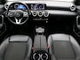 Mercedes-Benz A-klasse 180 Premium Plus Ledkoplampen | Apple CarPlay | Achteruitrijcamera | Spiegelpakket | Keyless-Go | Sfeerverlichting. Inclusief 24 maanden Mercedes-Benz Certified garantie voor Europa.