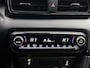 Toyota Yaris 1.5 Hybrid 130 Launch Edition | JBL | Head-Up Display | Stoel + Stuurverwarming | Dodehoekdetectie | Parkeersensoren voor+achter | Draadloze telefoonlader | Apple CarPlay/Android auto | Navigatie |