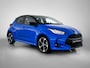 Toyota Yaris 1.5 Hybrid 130 Launch Edition | JBL | Head-Up Display | Stoel + Stuurverwarming | Dodehoekdetectie | Parkeersensoren voor+achter | Draadloze telefoonlader | Apple CarPlay/Android auto | Navigatie |
